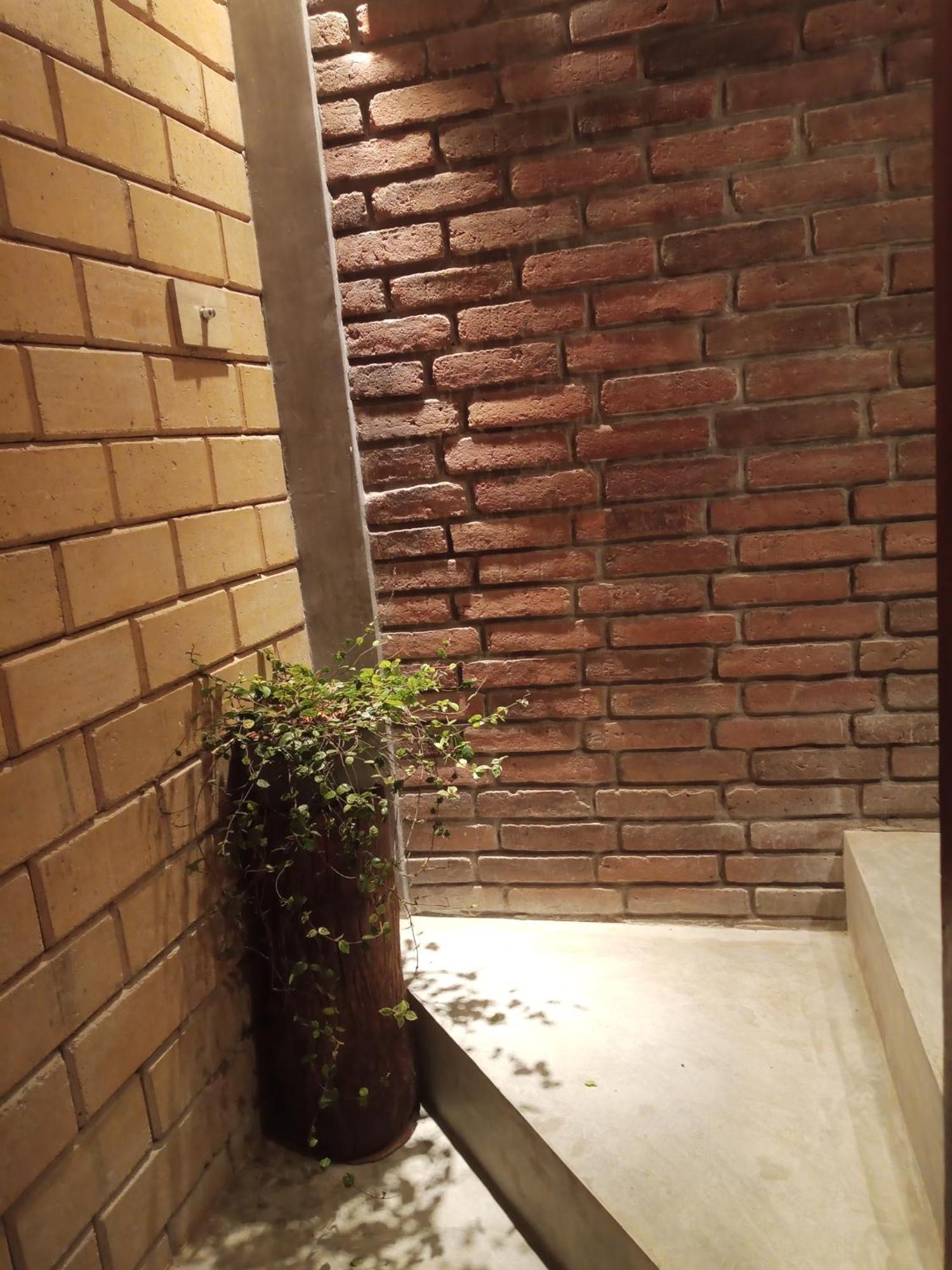 מלון Habaraduwa Central The Brick Wonder מראה חיצוני תמונה